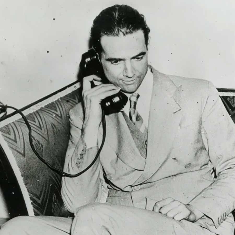 All need to know about American billionaire Inventor Howard Hughes