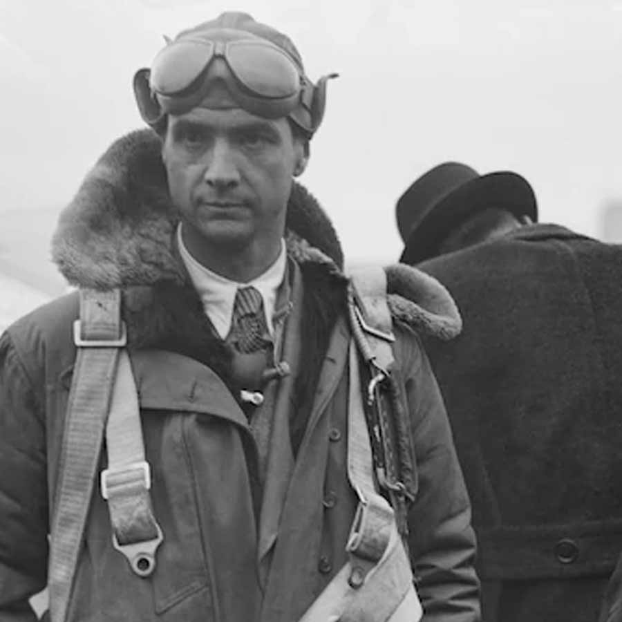 All need to know about American billionaire Inventor Howard Hughes