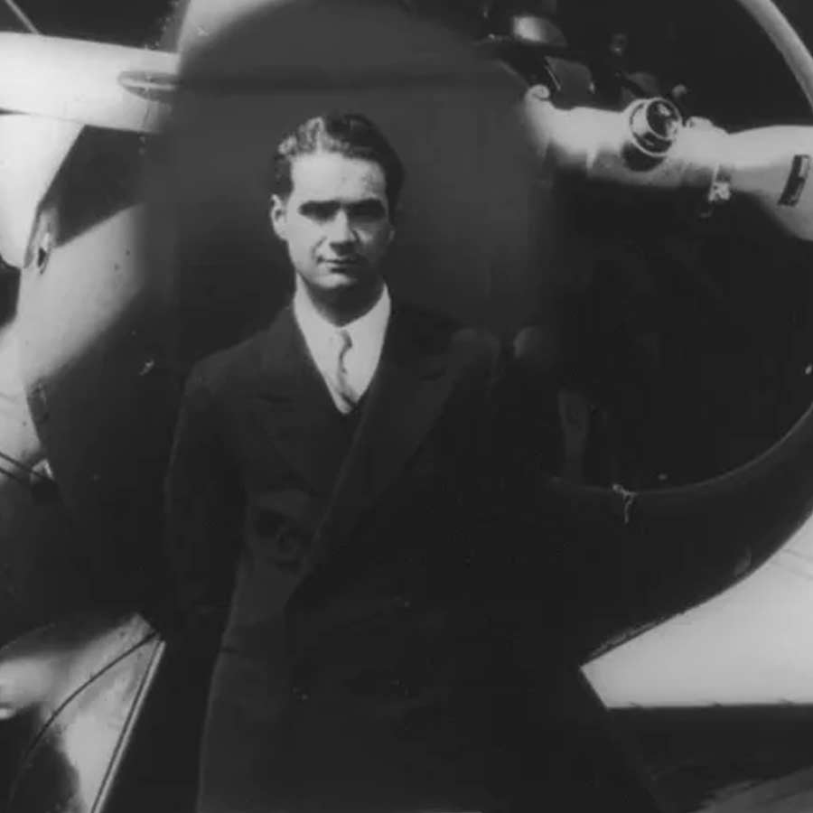 All need to know about American billionaire Inventor Howard Hughes