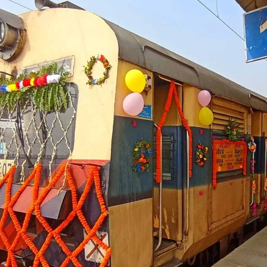 The official passenger service of the Howrah-Mashgram-Purulia MEMU train is starting today, Monday