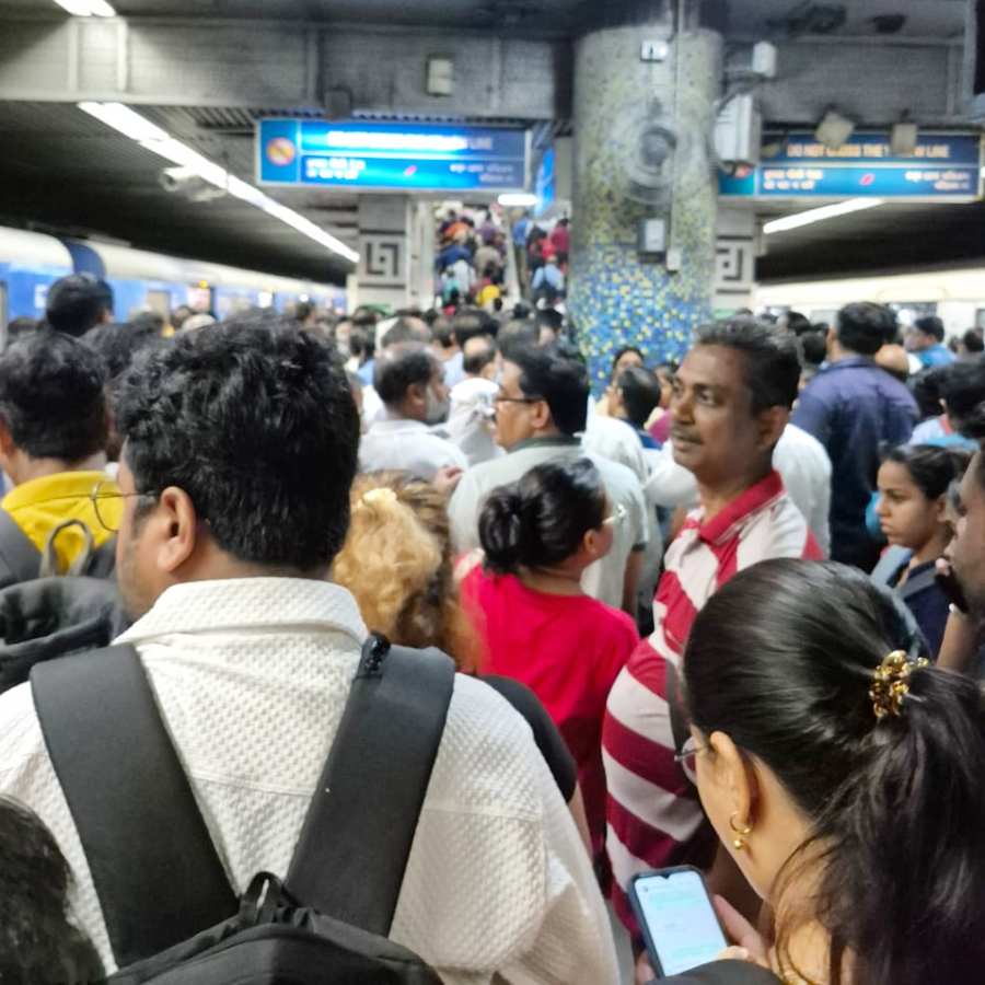 Dum Dum to Kavi Subhash Metro services disrupted due to Waterlogging on monday morning dgtl