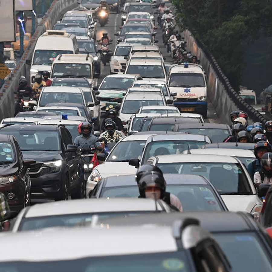 Major traffic disruption occurs during office hours as metro services stopped due to rain dgtl