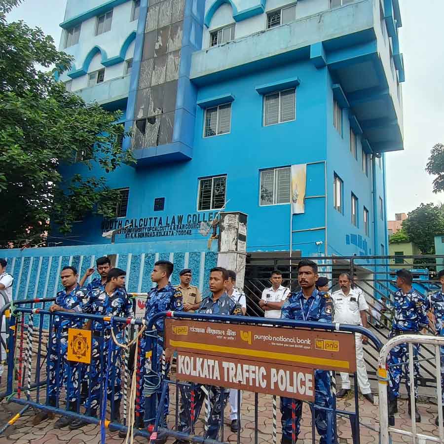 Agitation in Kasba Law College in protest of recent case dgtl