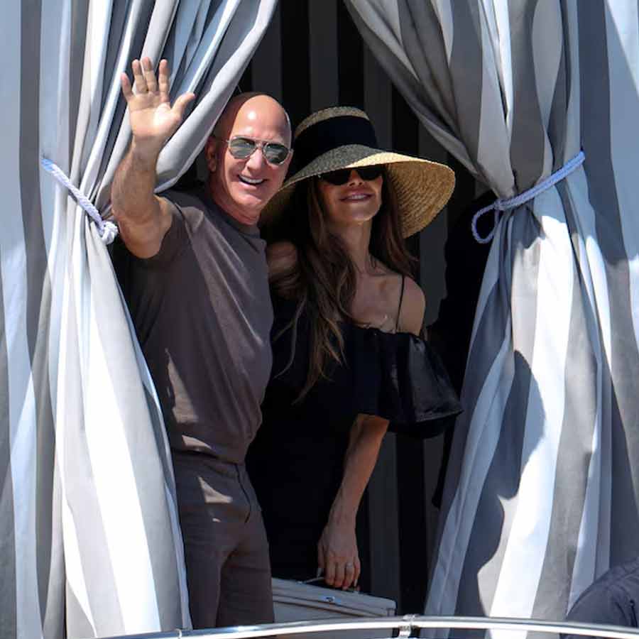 গরমের মধ্যেই ভেনিসে বিয়ে ই-কমার্স সংস্থা ‘অ্যামাজ়ন’-এর কর্তা জেফ বেজ়োসের।