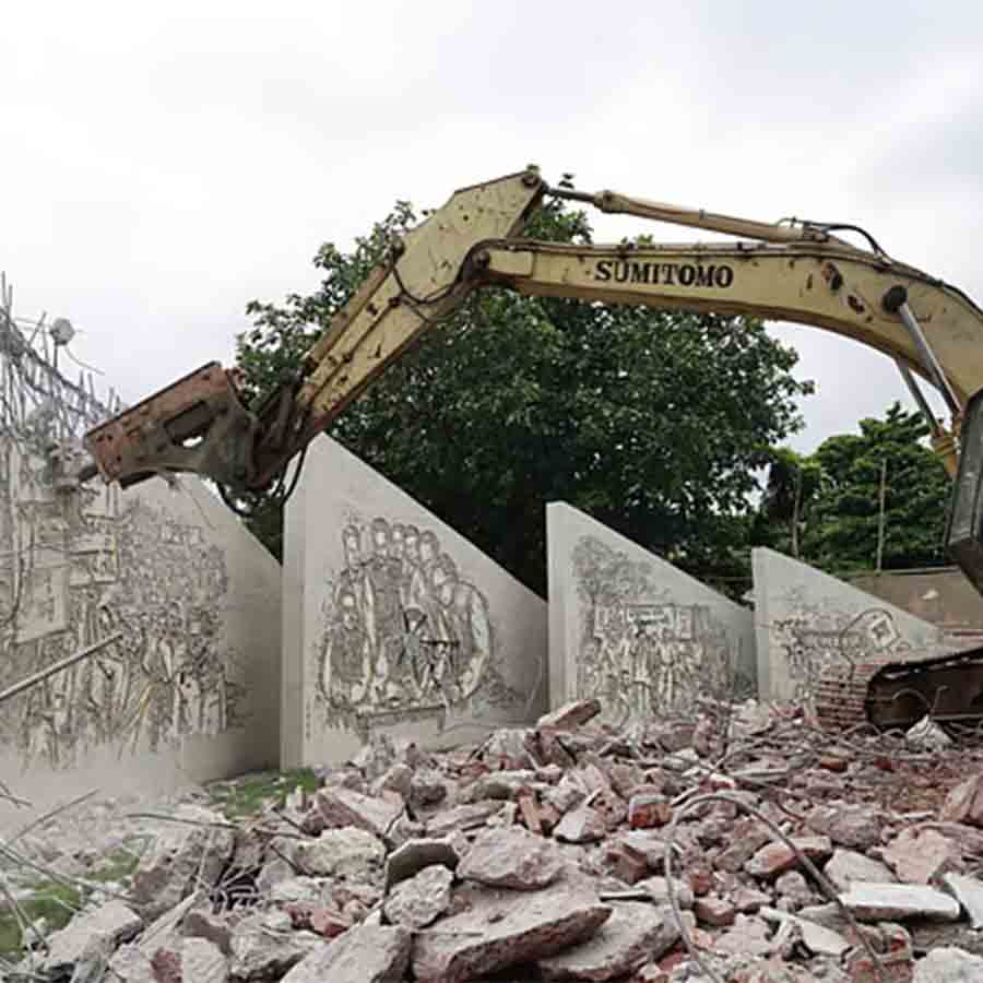 After 7 walls of 'Mrityunjaya' sculpture demolished, Left Democratic Alliance of Bangladesh slams Muhammad Yunus led interim government dgtl