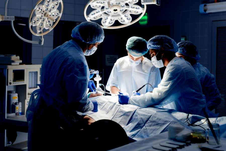 Attack on doctor during surgery, complaint filed against patient in Baharampur dgtld