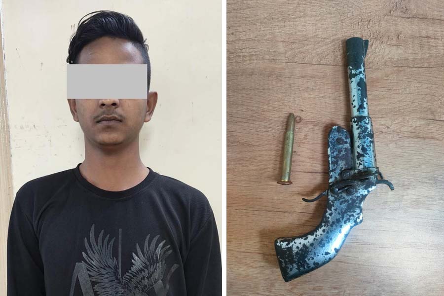 Kolkata Police arrested one after seized illegal arms from near Eden Gardens dgtl