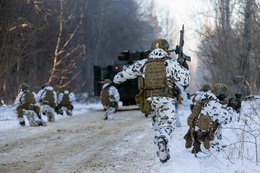 ২০২০ সালের সেপ্টেম্বরে আর্মেনিয়ার নিয়ন্ত্রণে থাকা স্বশাসিত নাগোর্নো-কারাবাখ আক্রমণ করে আজ়ারবাইজান। ৪৪ দিনের যুদ্ধে পরাজয় হয় আর্মেনীয় বাহিনীর। ফলে নাগোর্নো-কারাবাখ চলে যায় বাকুর দখলে। মধ্য এশিয়ার মানচিত্রের বদল এখানেই থামবে বলে ভাবলে, ভুল করা হবে। কারণ, দুই দেশের সংঘর্ষের আরও একটি জায়গা রয়েছে। তার নাম নাখচিভান।