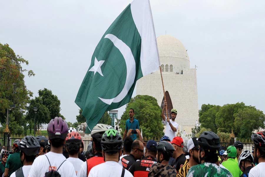 গত বছরের ডিসেম্বরে গৃহযুদ্ধে ক্ষতবিক্ষত মায়ানমারের দক্ষিণ-পশ্চিম এলাকার রাখাইন রাজ্য চলে যায় বিদ্রোহী আরাকান আর্মির দখলে। ওই এলাকাটিকে কেন্দ্র করে নতুন রাষ্ট্র গড়ে ওঠার সম্ভাবনা রয়েছে। এ ছাড়া পাকিস্তান ভেঙে তৈরি হতে পারে পাশতুনিস্তান ও বালুচিস্তান।