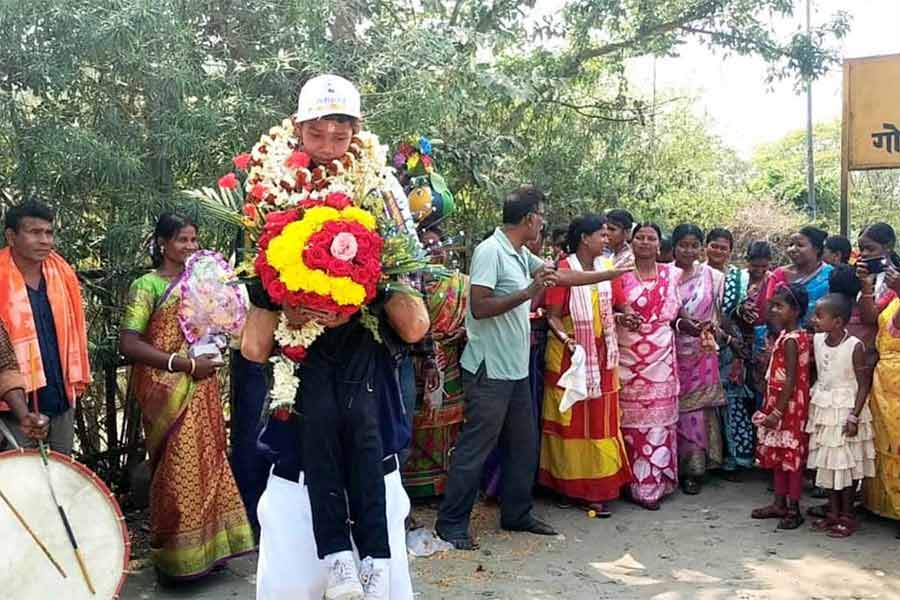 A girl from Goghat won gold medal in WBBPE Annual Sports Competition in the event of High Jump