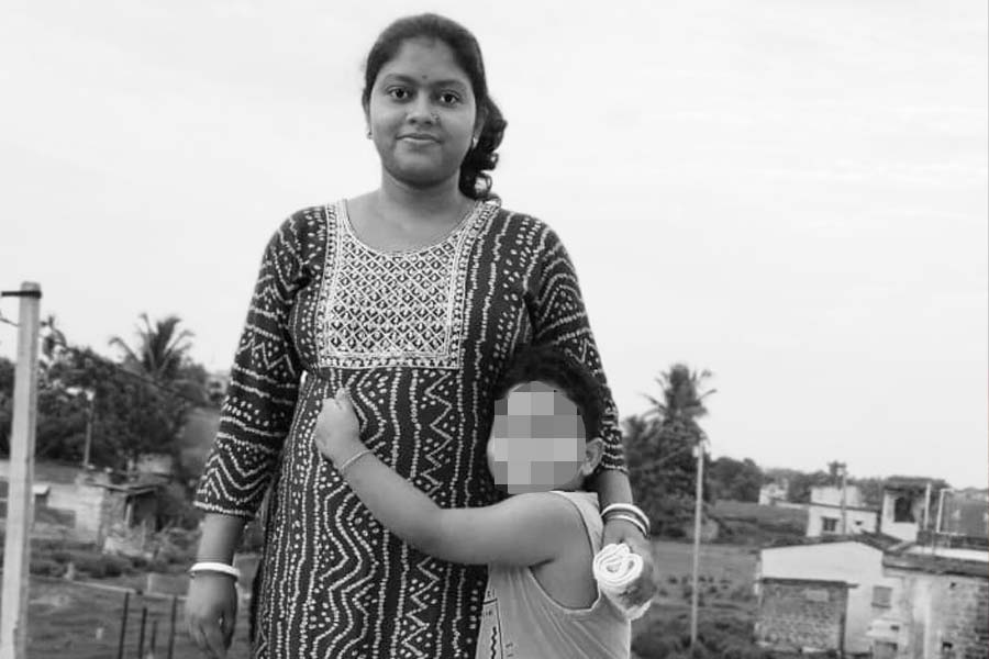 In the Madhyamgram case, the police suspect that the mother had poisoned her daughter after killing her
