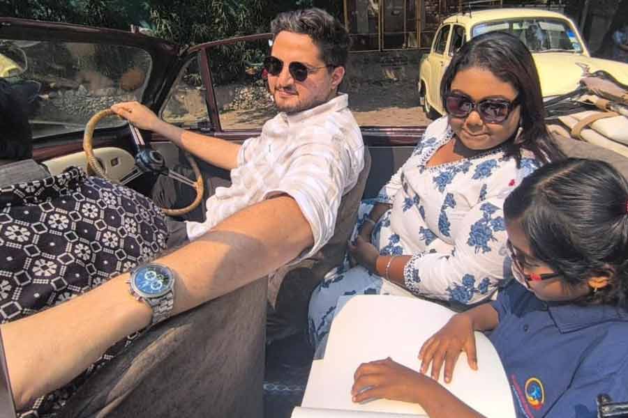 Blind people introduced to drive