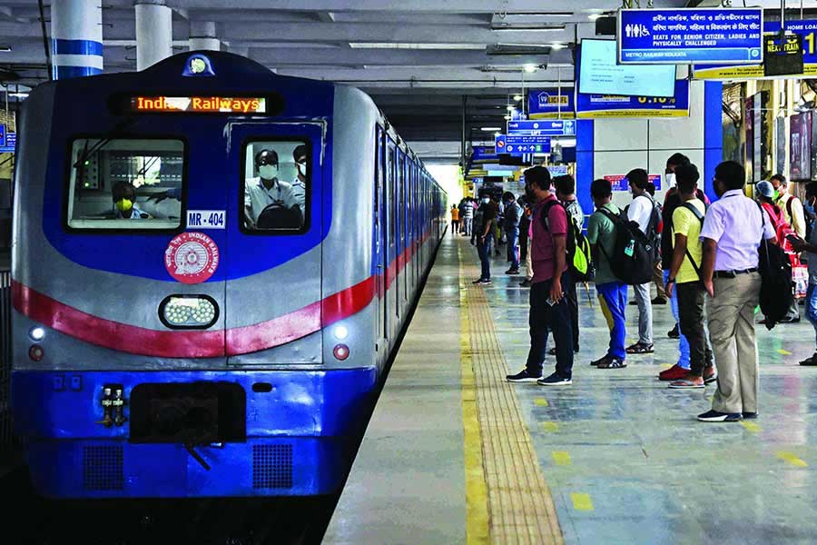 Metro rail service revised for doljatra