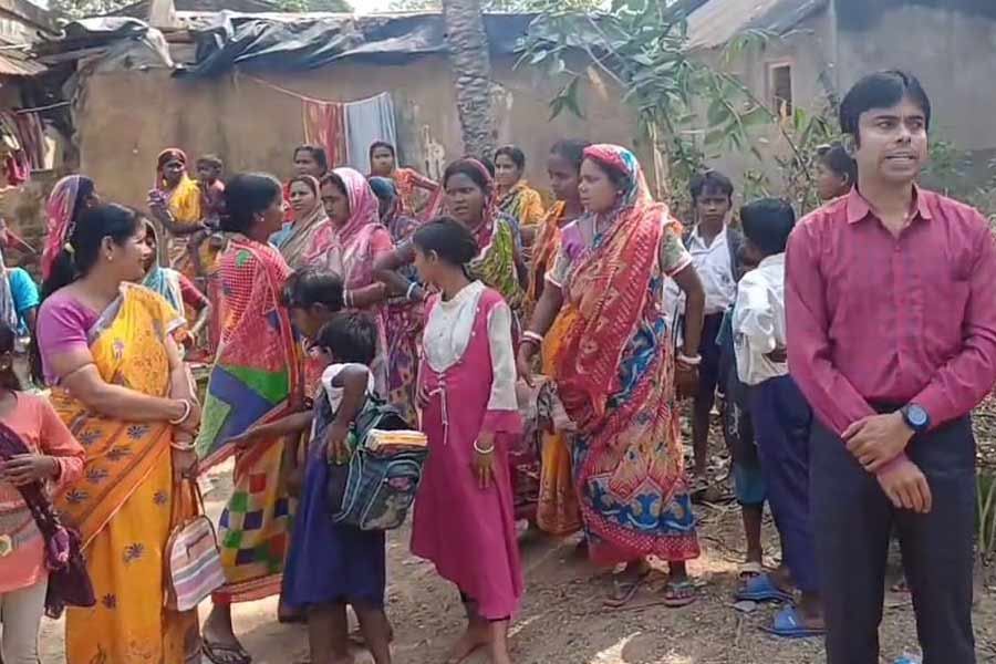 Teacher faces agitation in Bankura's School dgtld