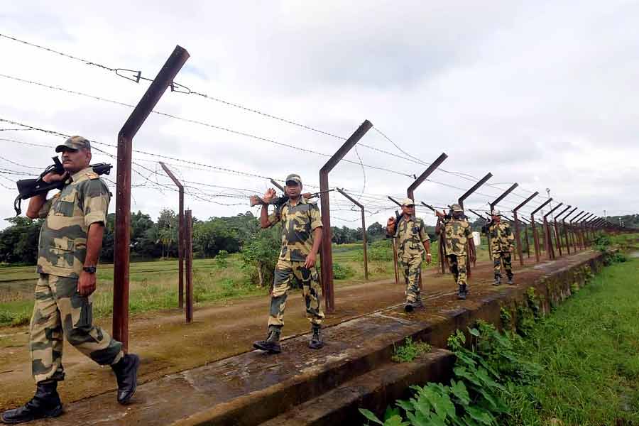 2 peasants of Murshidabad who detained by BGB are recovered by BSF dgtld