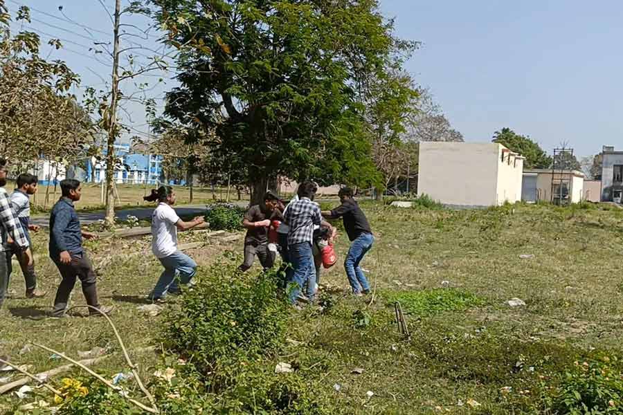 TMCP has been accused of beating up SFI supporters and members of the Left education activist organization inside the campus of Kalyani University