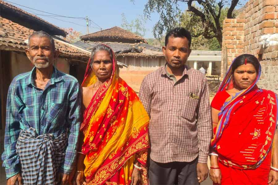 A Person who lost his memories was reunited with his family after fourteen years