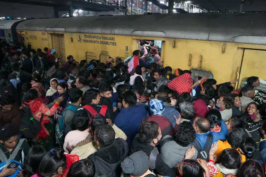 Delhi High Court refuses to intervene in New Delhi railway station stampede case, people who missed the train will not get compensation dgtl