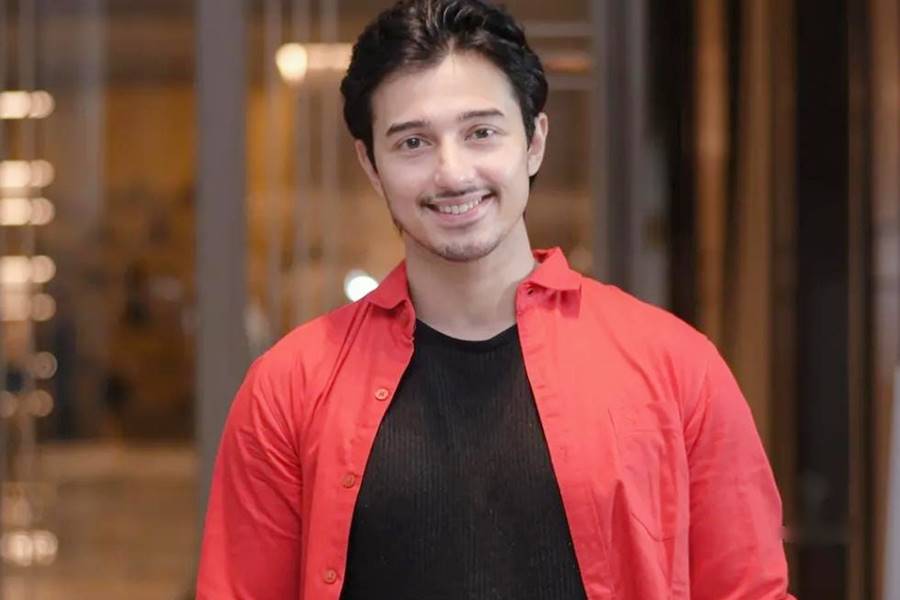 Actor Aryann Bhowmik is going to act again Santu Character In Bijoynagarer Hirey Movie dgtl