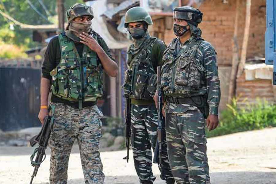 Demand of National Holiday on 13 July and 5 December at Jammu and Kashmir