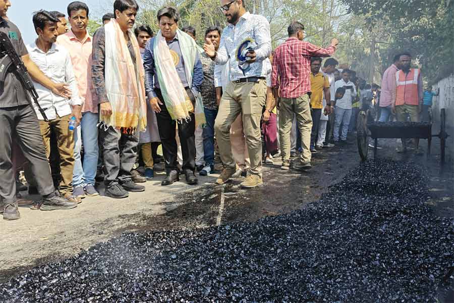 Road construction work with disposed plastics started at Bhangar