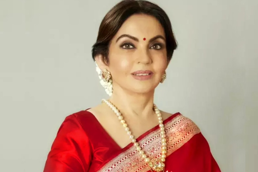 did Nita Ambani wore silk saree from west Bengal in Vantara Inaugauration dgtl