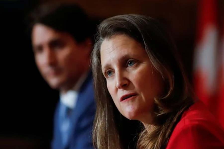 Canada wants Nuclear Weapon