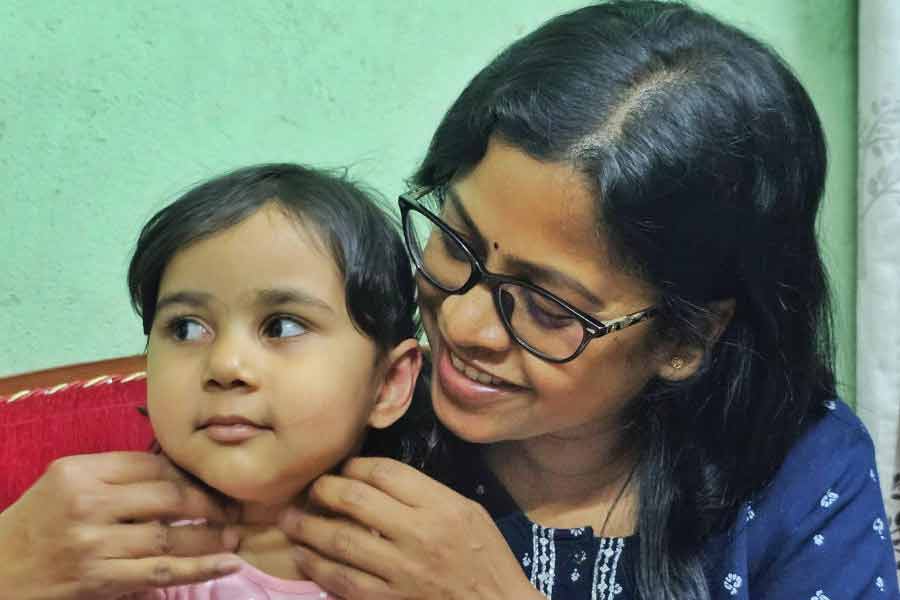 Inspirational Story an single mother Raki Mandi of Jhargram