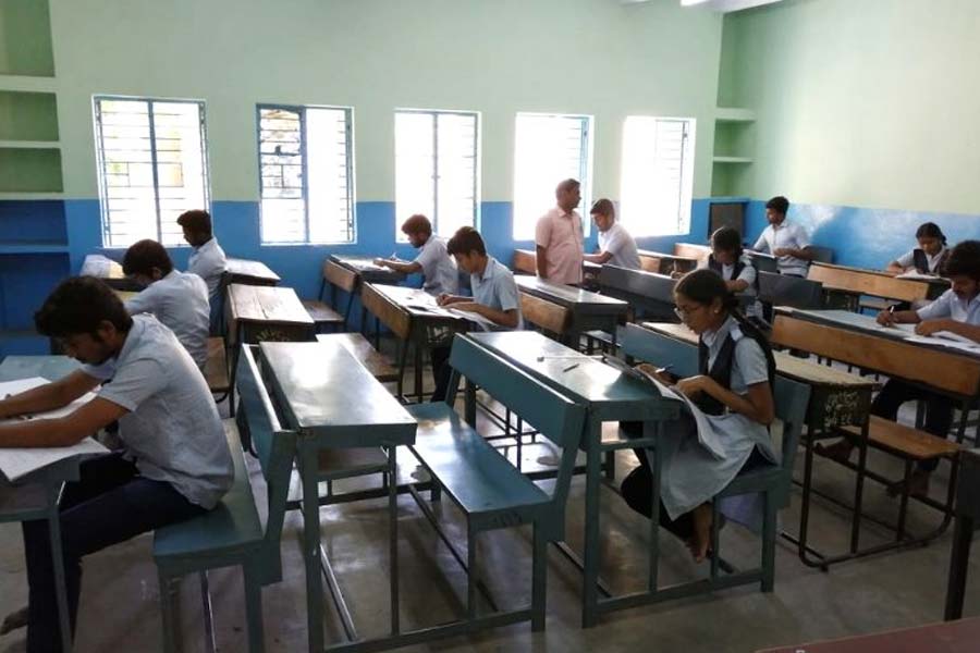 হিমাচলে বোর্ডের পরীক্ষার প্রশ্নপত্র ফাঁসের অভিযোগ। প্রতীকী ছবি।