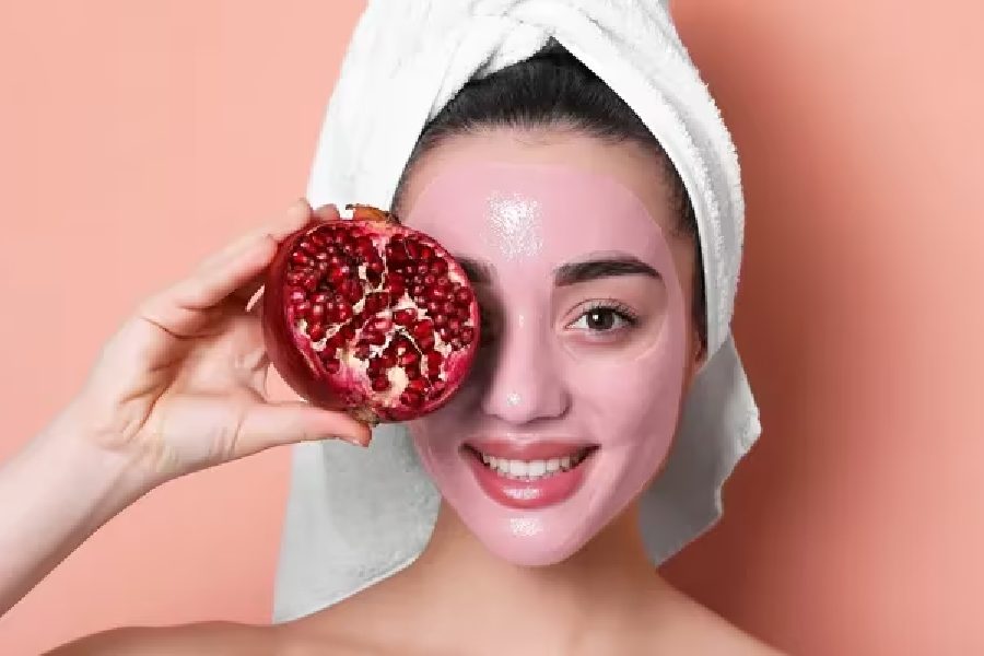 How to use Pomegranate for glowing skin dgtl