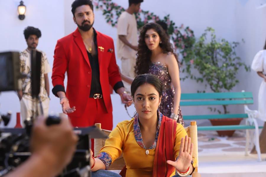 ‘তুই আমার হিরো’ ধারাবাহিকে রুবেল দাস, মোহনা মাইতি।