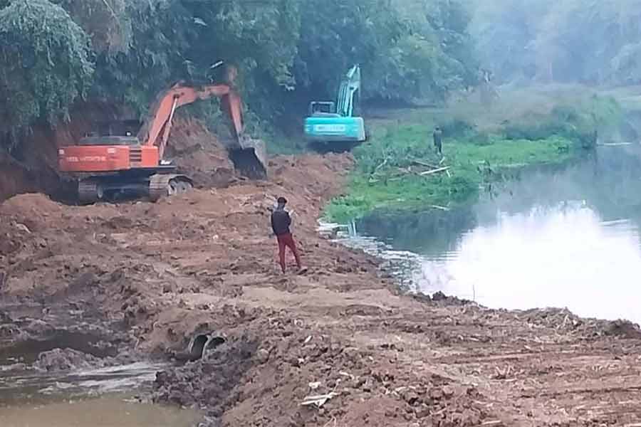 Complain filed against unnecessary clay mining in the name of Renovating river