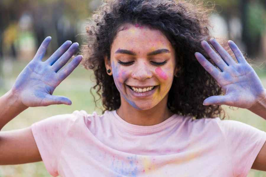 These ingredients in skincare products to avoid before Holi is essential