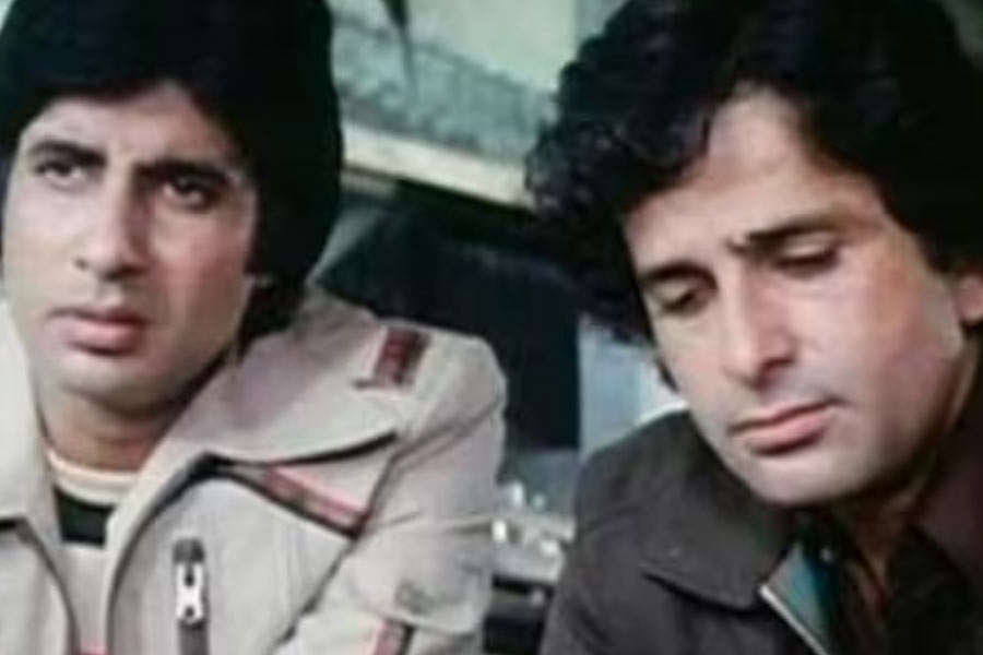Amitabh Bachchan and Shashi Kapoor