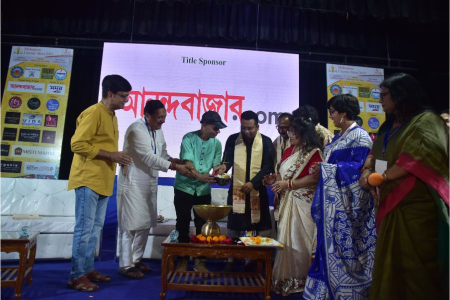 Five Years and Growing! ‘Medinipur Literary Meet 2025’ Celebrates Young Poets of Medinipur dgtl
