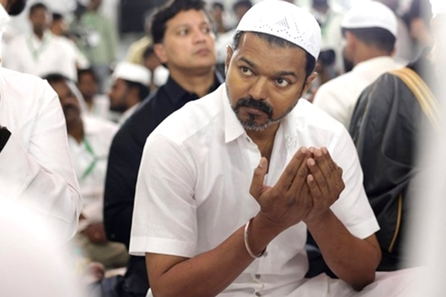 Police complaint lodged against South Indian film star vijay for insulting muslims at iftar event