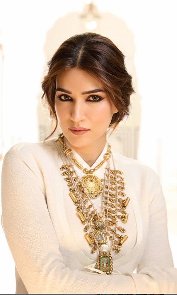 রাজপুত রমণীদের ‘পোশাক’-এর অন্তর্গত অলঙ্কারও। 