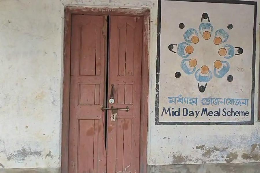 A school in West Bardhaman’s Kaksa has been closed after retirement of teacher dgtld