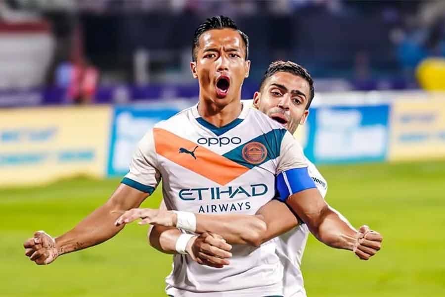 Mumbai Defeated Bengaluru to reach the Play offs of Indian Super League 2025, Odisha eliminated