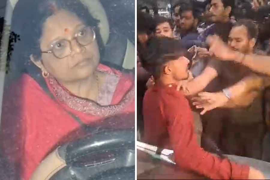 Chaos in Uttarbanga Medical college over Champions Trophy match in Classroom dgtld