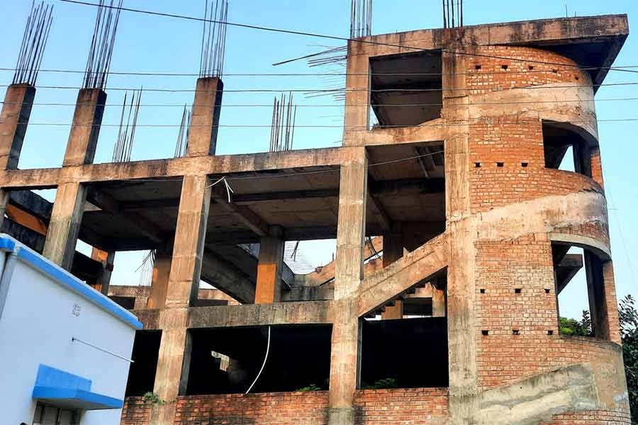 Weird answer from Department of Information and Cultural Affairs regarding Incomplete work of Ranaghat Rabindra Bhawan