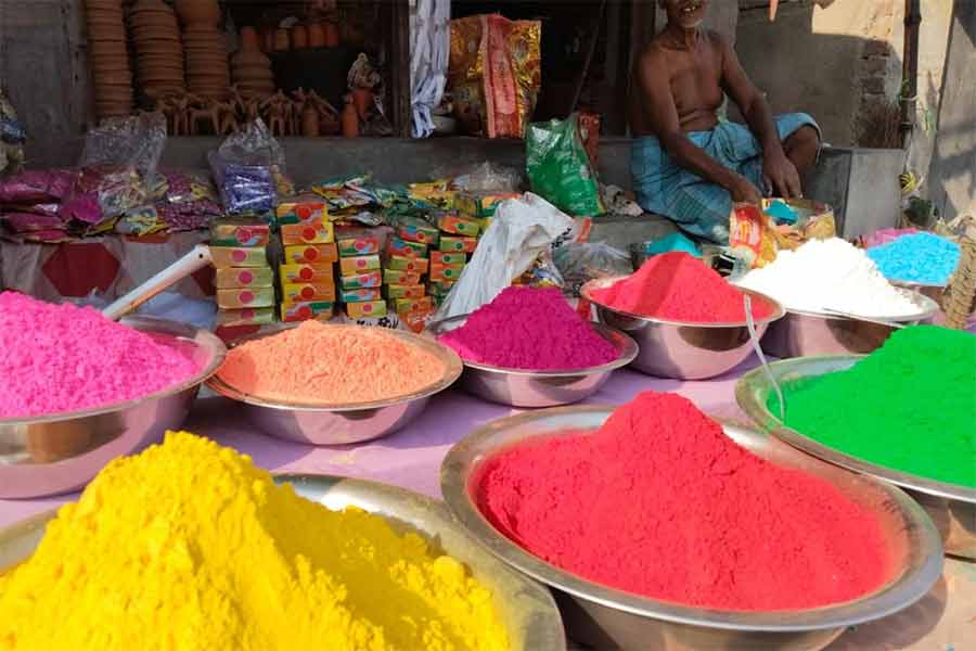 Life of Tant artisans of Bardhaman is pale in this Dol yatra 2025 as well