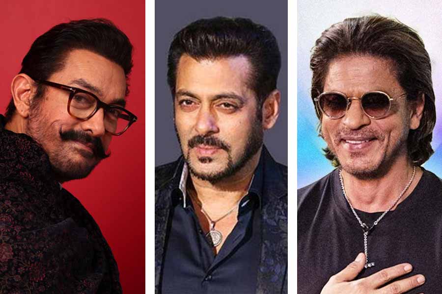 Shah Rukh Khan avoids paparazzi as he and Salman khan vist Aamir khan place before actor birthday dgtl