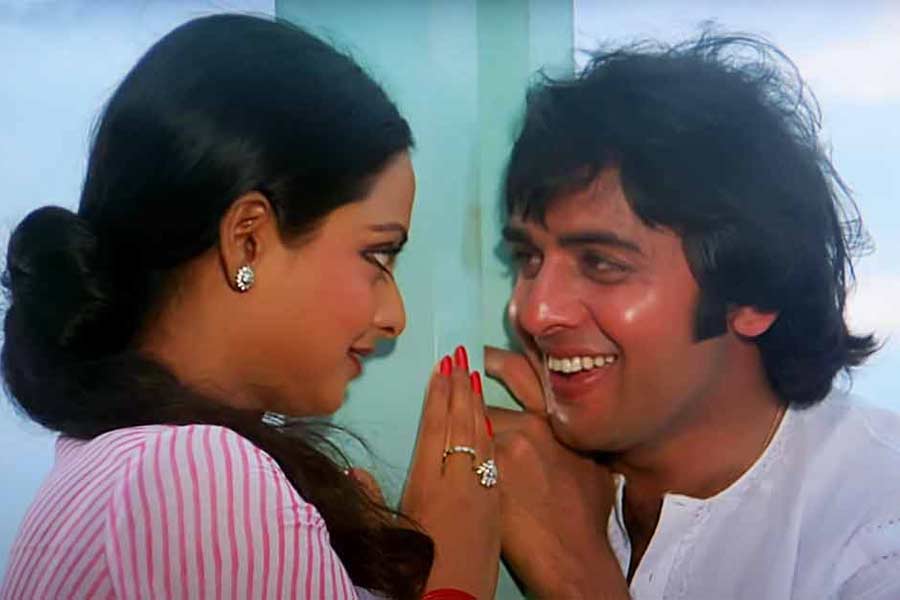 vinod chopra and rekha