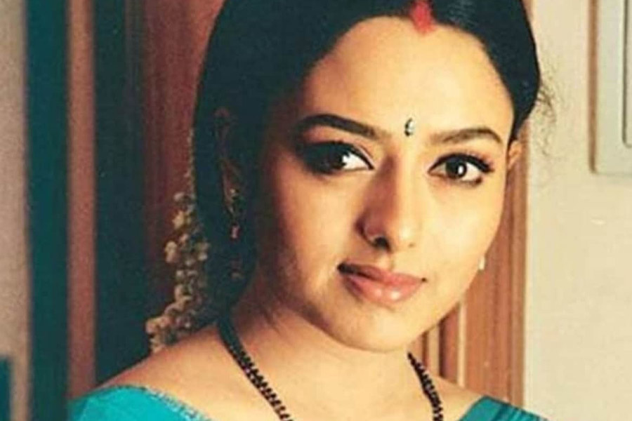 All need to know about south actress Soundarya aka Sowmya Sathyanarayana and controversy related to her death
