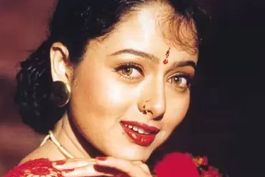 All need to know about south actress Soundarya aka Sowmya Sathyanarayana and controversy related to her death