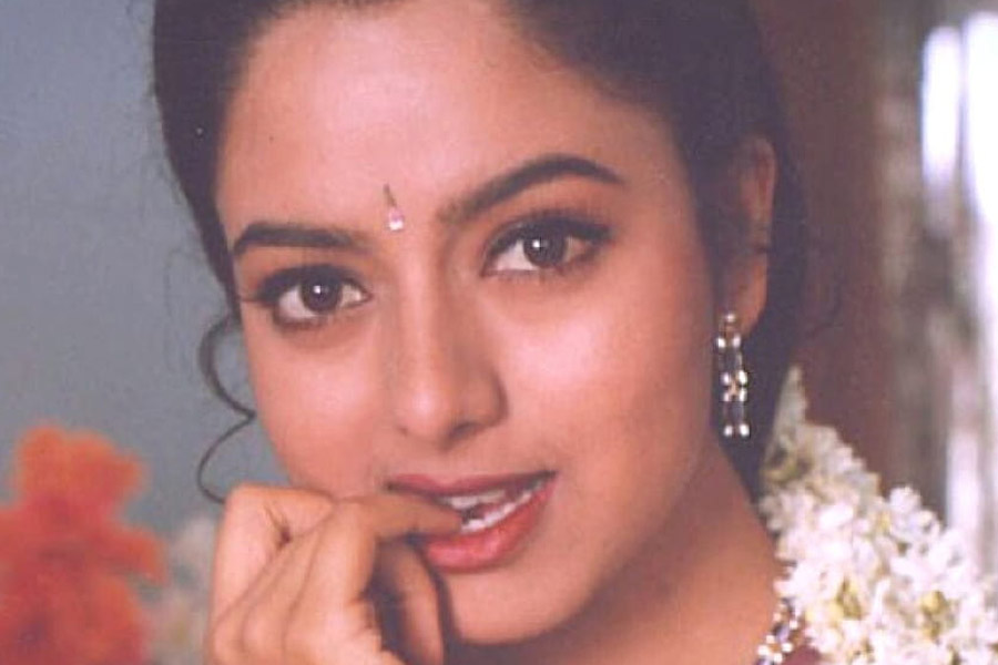 All need to know about south actress Soundarya aka Sowmya Sathyanarayana and controversy related to her death