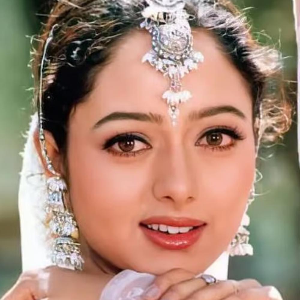 All need to know about south actress Soundarya aka Sowmya Sathyanarayana and controversy related to her death