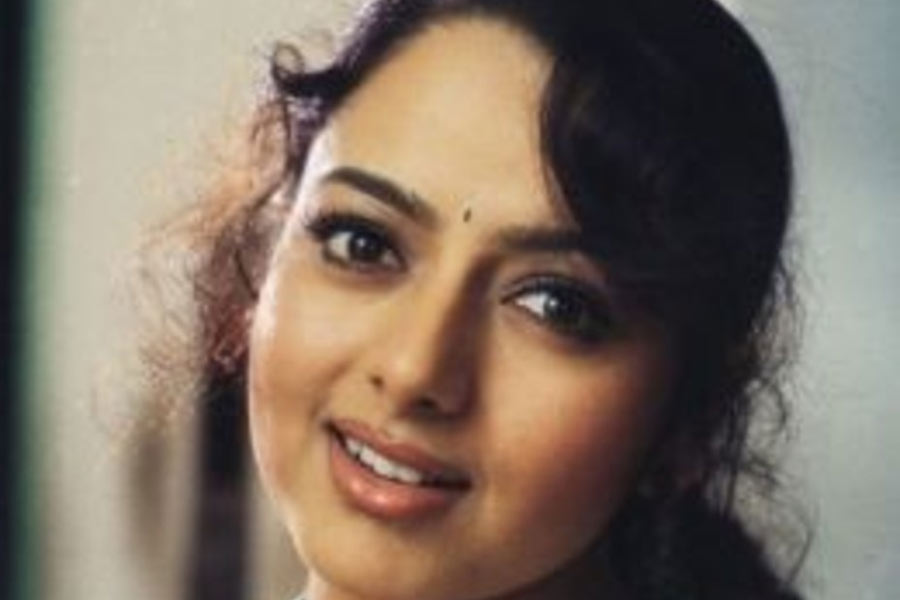 All need to know about south actress Soundarya aka Sowmya Sathyanarayana and controversy related to her death