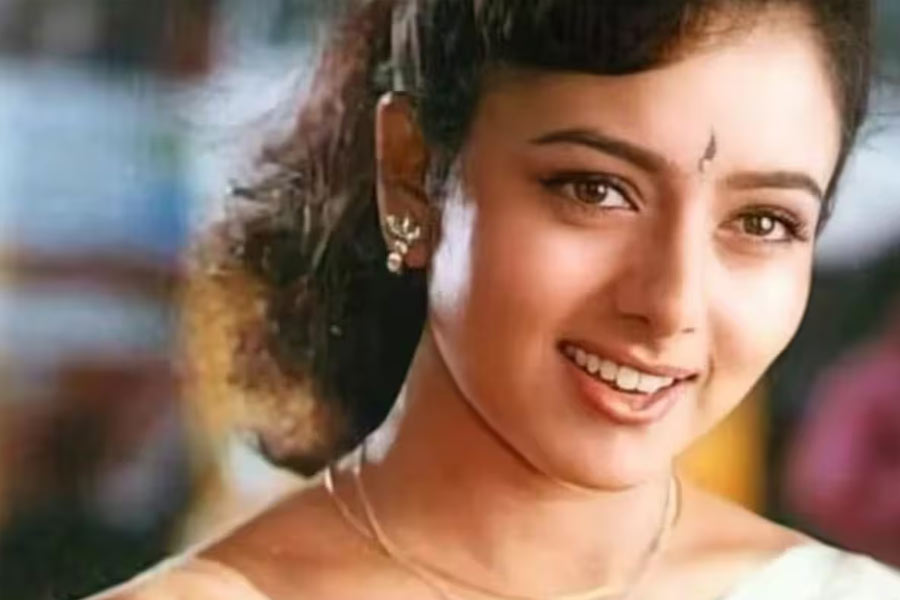 All need to know about south actress Soundarya aka Sowmya Sathyanarayana and controversy related to her death